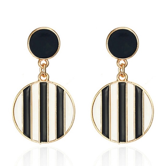 BLACK🖤WHITE CIRCLES💙💎💲FIRM🛍➕BUNDLE 4 DISCOUNT - Picture 7 of 8